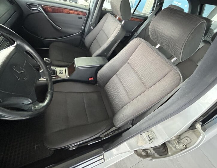 Mercedes-Benz Třídy C Kombi 2,0 l 141 kw