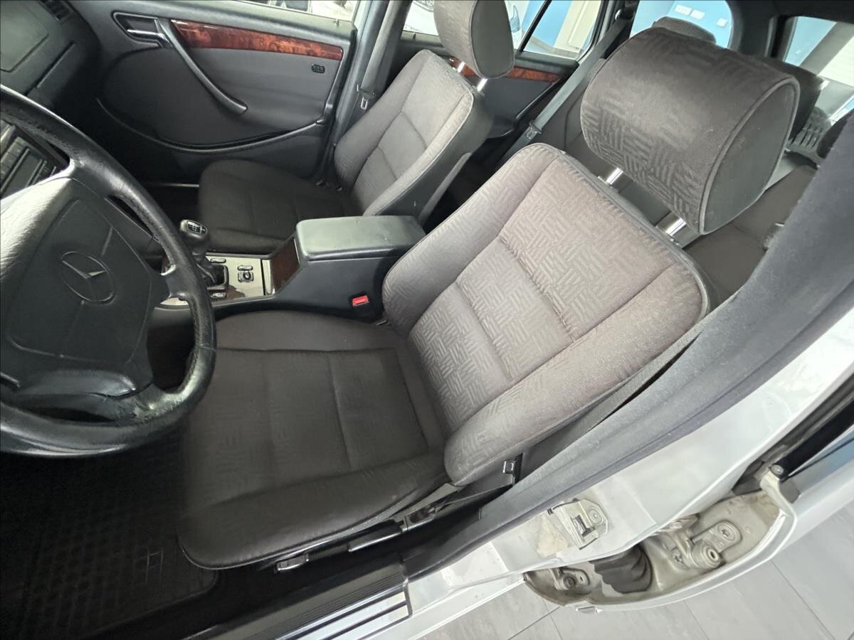 Mercedes-Benz Třídy C Kombi 2,0 l 141 kw