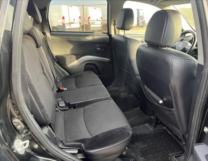 Mitsubishi Outlander 11