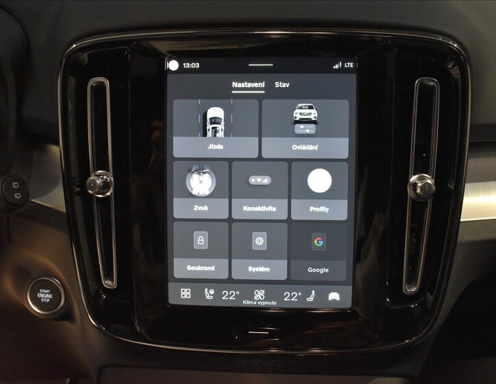 Volvo XC40 SUV / Terénní 2,0 l 145 kw