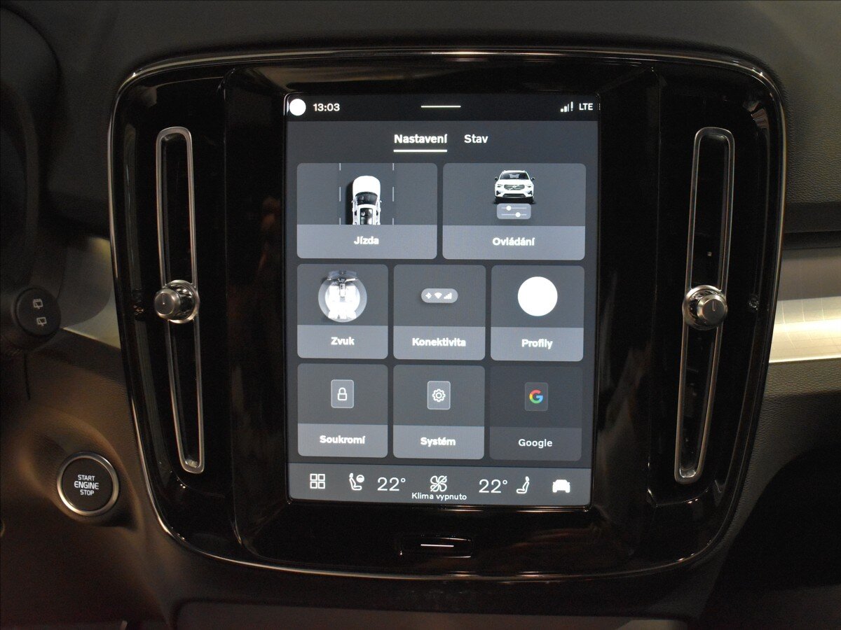 Volvo XC40 SUV / Terénní 2,0 l 145 kw