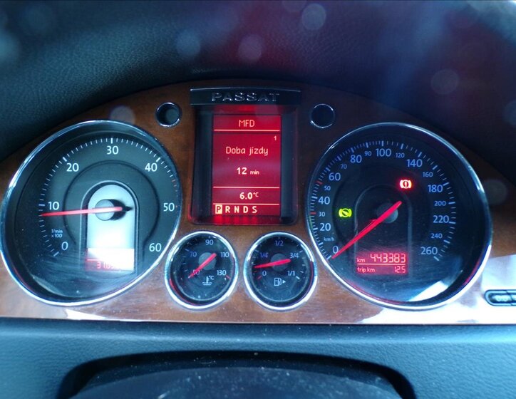 Volkswagen Passat Sedan / Limuzína 2,0 l 103 kw