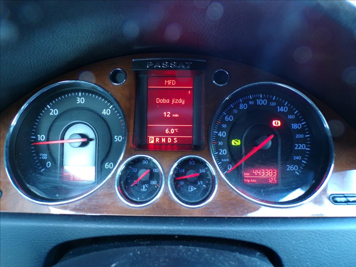 Volkswagen Passat Sedan / Limuzína 2,0 l 103 kw