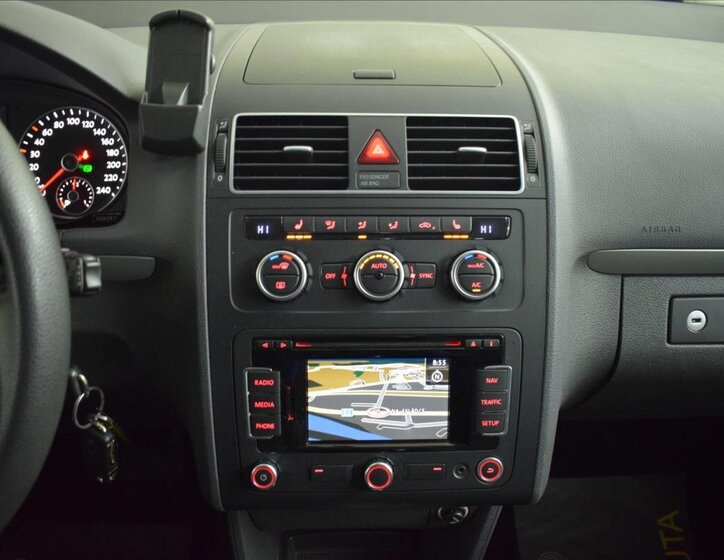 Volkswagen Touran MPV 1,6 l 77 kw