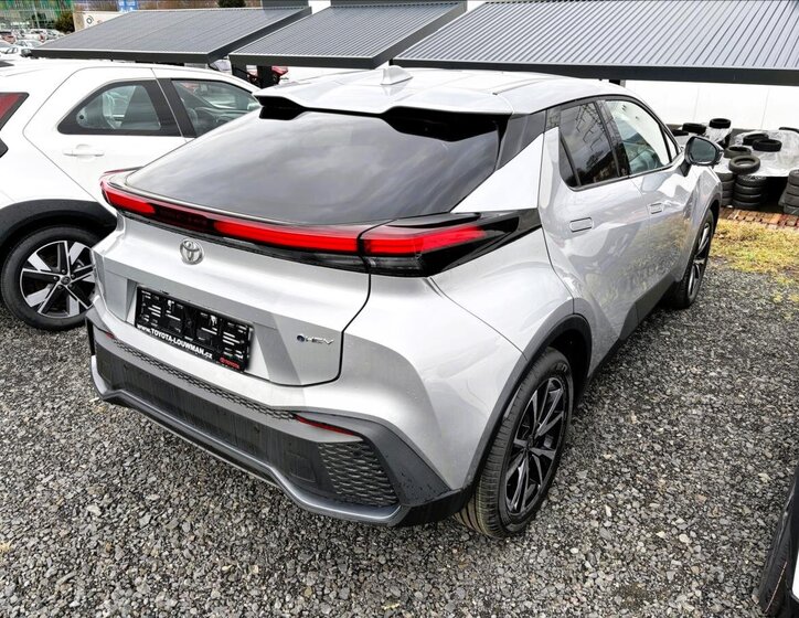 Toyota C-HR SUV 1,8 l 103 kw