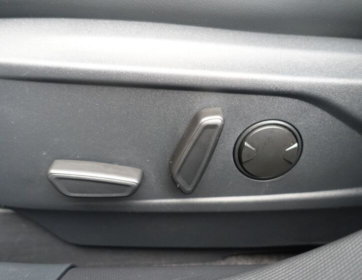 Ford Mustang Mach-E 30