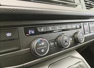 Volkswagen Caravelle 11