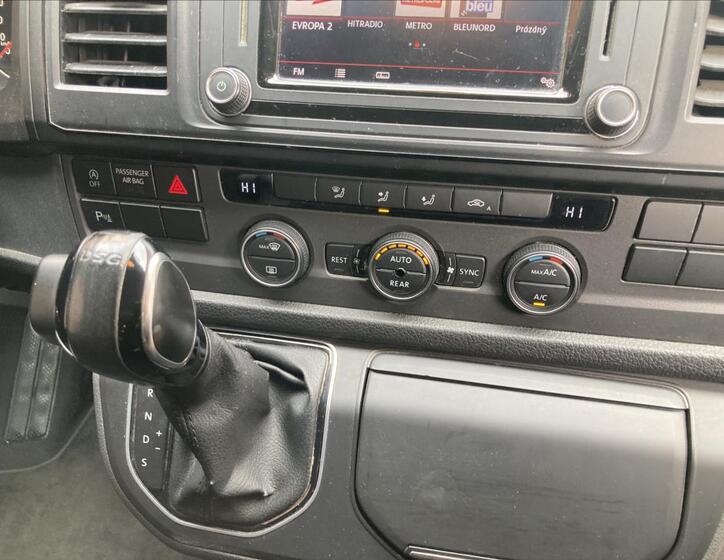 Volkswagen Multivan 15