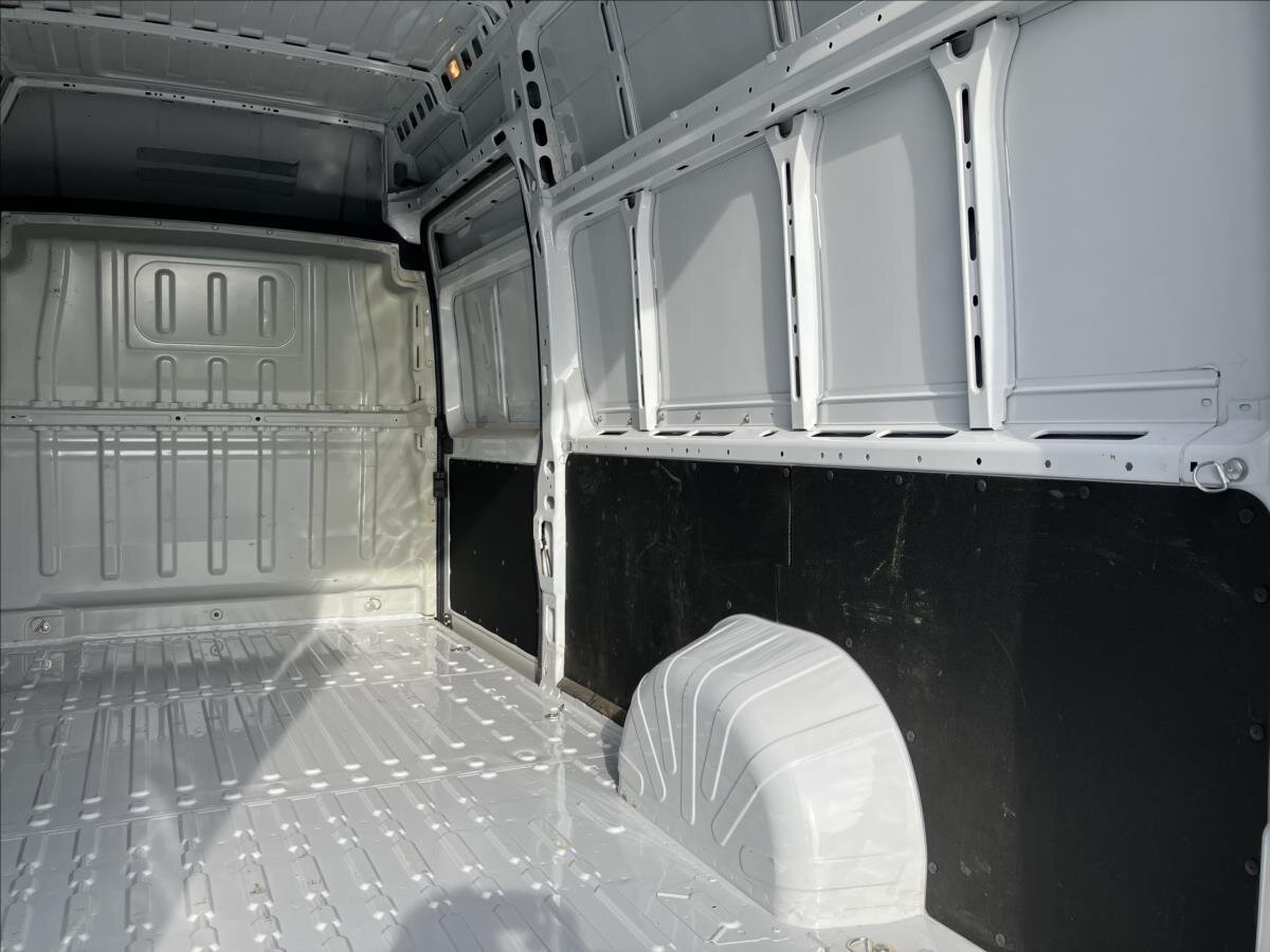 Peugeot Boxer Skříň 2,2 l 121 kw