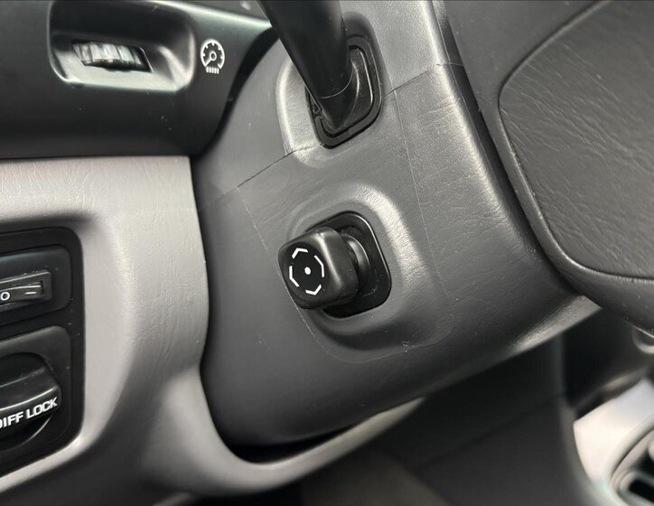 Toyota Land Cruiser SUV / Terénní 4,2 l 150 kw