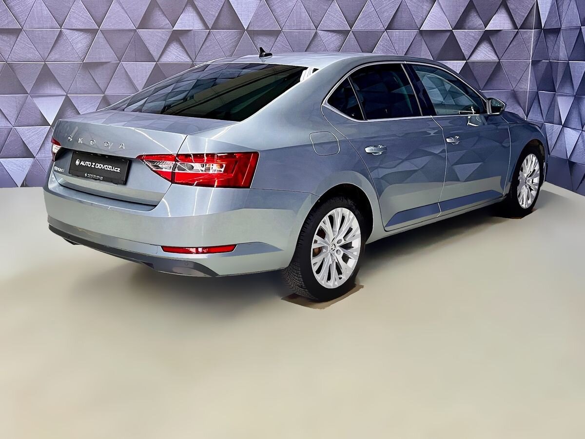 Škoda Superb Sedan / Limuzína 2,0 l 140 kw