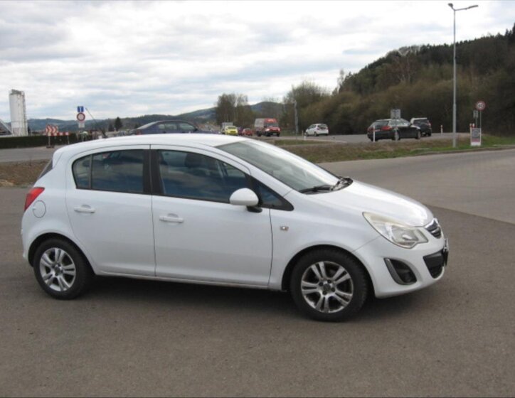 Opel Corsa Hatchback 1,4 l 74 kw