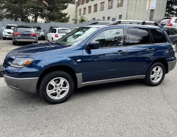 Mitsubishi Outlander 4