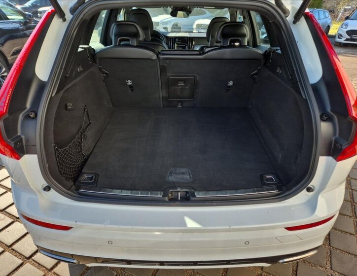 Volvo XC60 SUV / Terénní 2,0 l 140 kw
