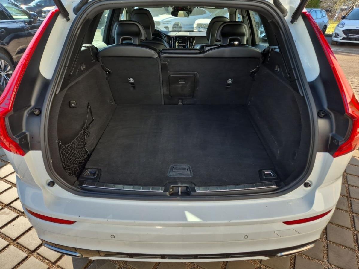 Volvo XC60 SUV / Terénní 2,0 l 140 kw