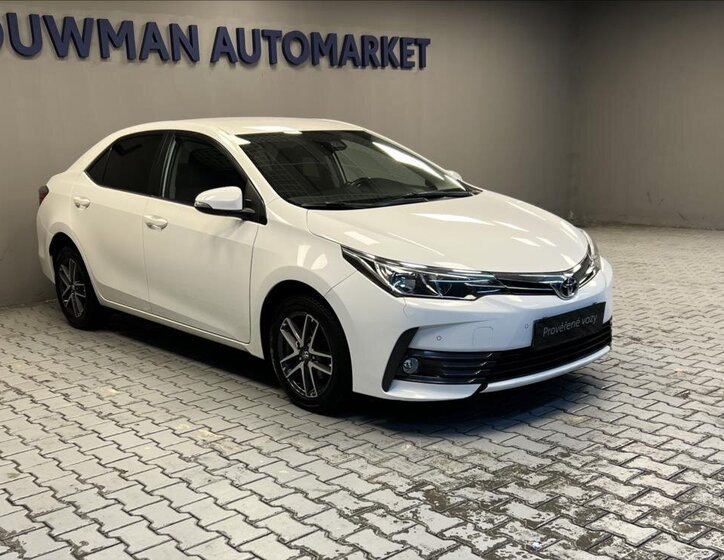 Toyota Corolla Sedan 1,6 l 97 kw