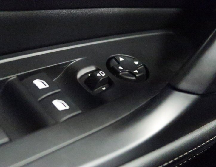 Peugeot 308 Hatchback 1,2 l 96 kw