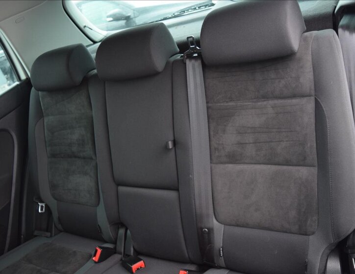 Volkswagen Golf Kombi 1,6 l 77 kw