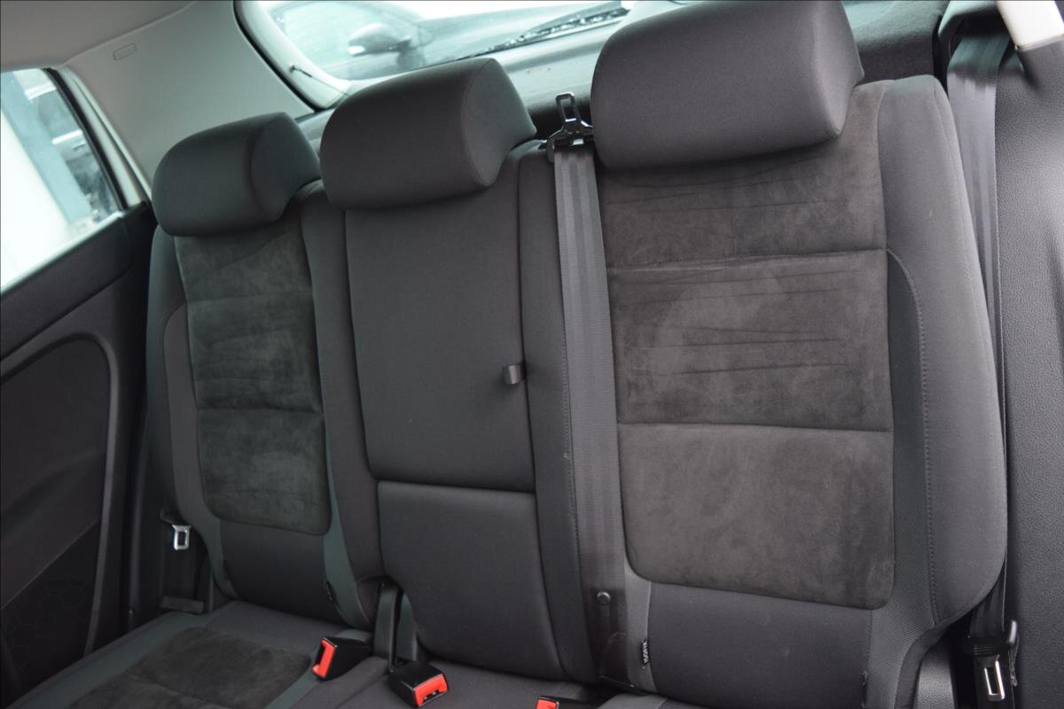 Volkswagen Golf Kombi 1,6 l 77 kw