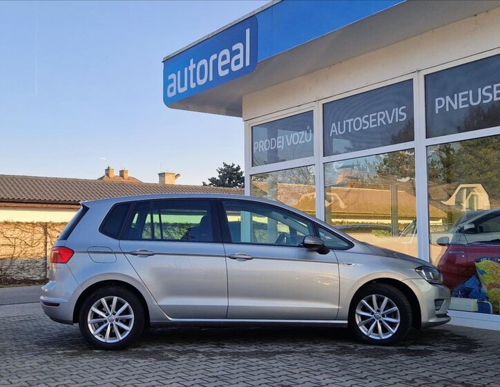 Volkswagen Golf Sportsvan Kombi 1,2 l 81 kw