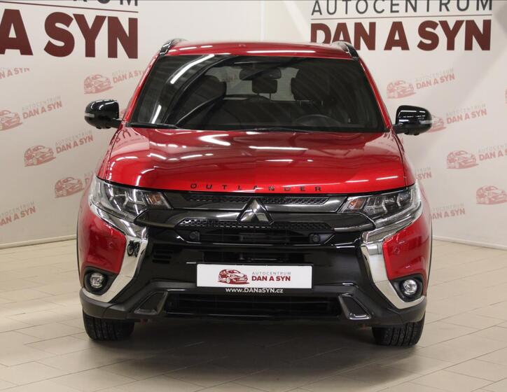 Mitsubishi Outlander 2