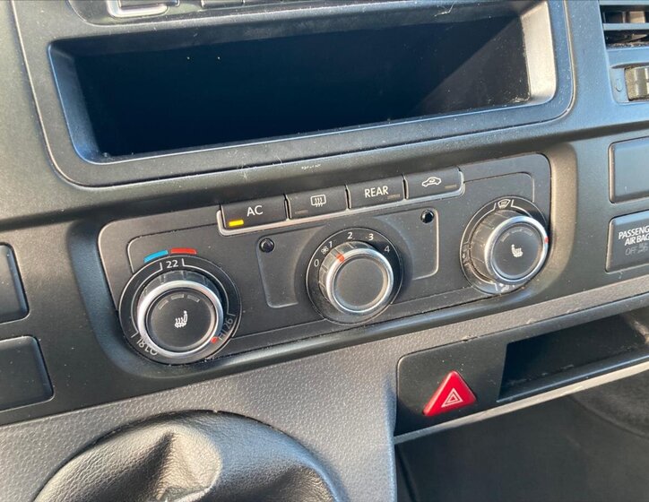 Volkswagen Caravelle 19