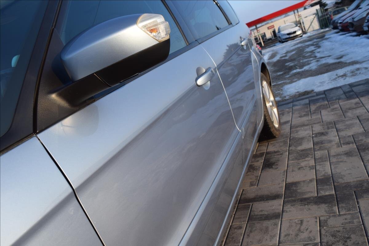 Ford S-MAX MPV 2,0 l 107 kw