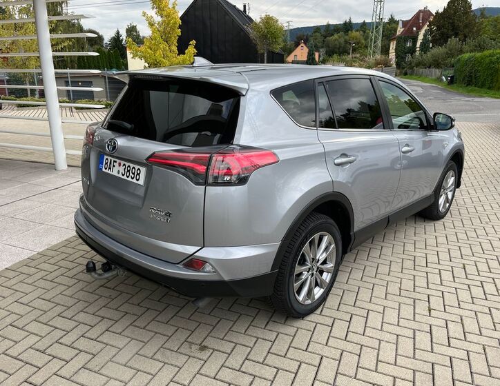 Toyota RAV4 6