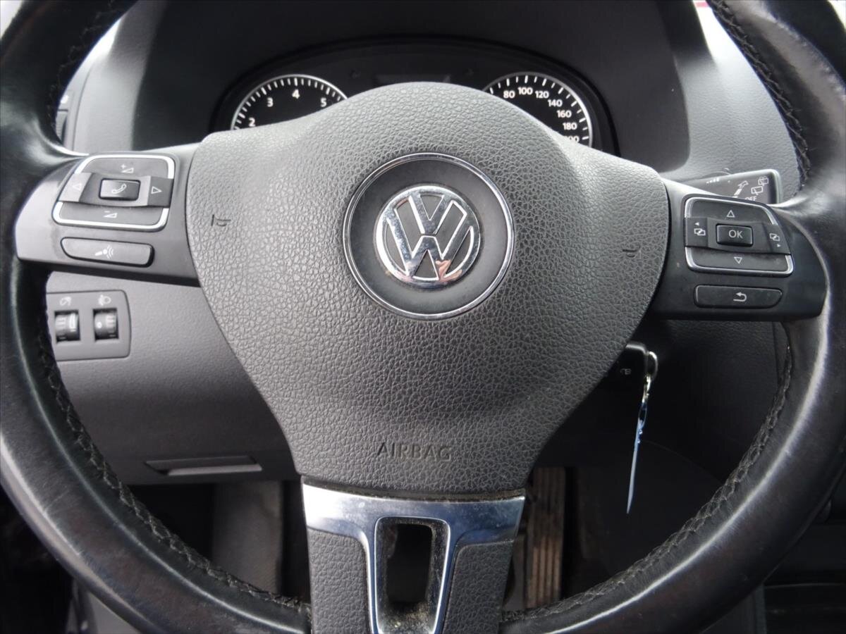 Volkswagen Touran MPV 1,2 l 77 kw