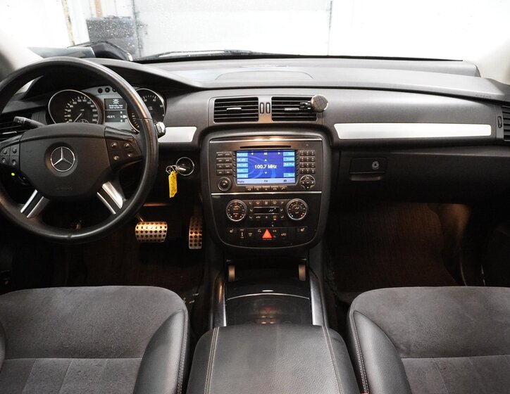 Mercedes-Benz Třídy R SUV 5,0 l 225 kw