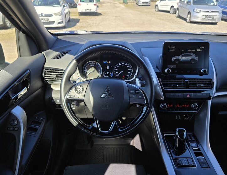 Mitsubishi Eclipse Cross CUV / Crossover 2,4 l 72 kw