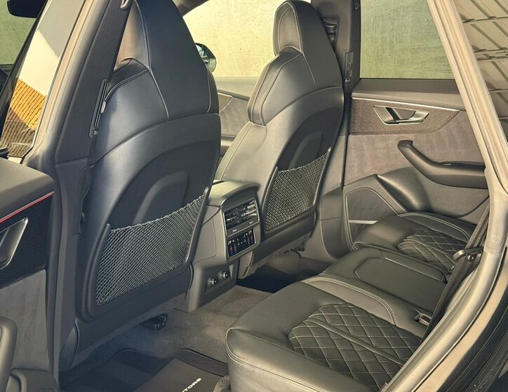 Audi SQ8 8