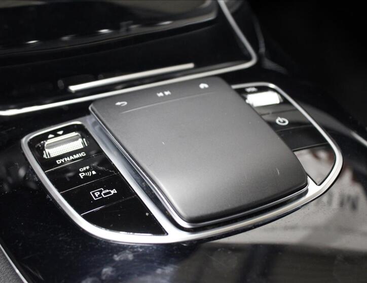 Mercedes-Benz Třídy E 27