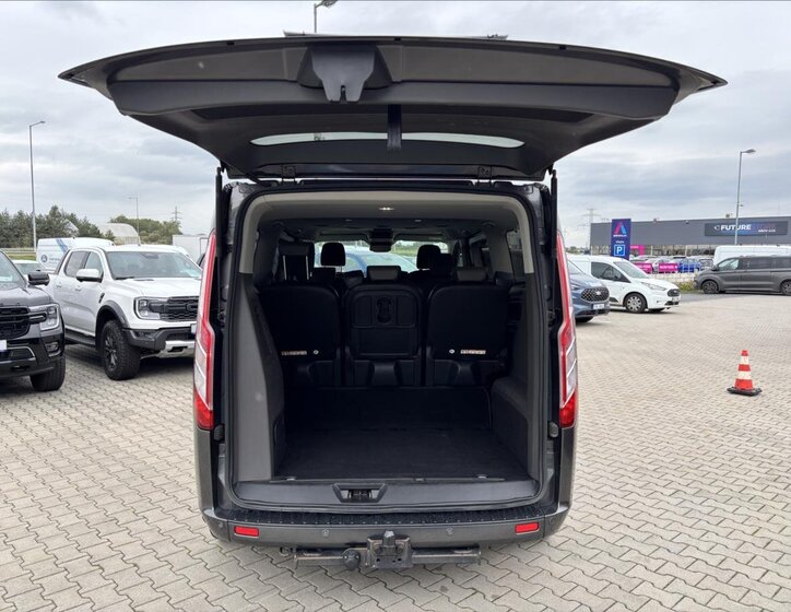 Ford Tourneo Custom 10