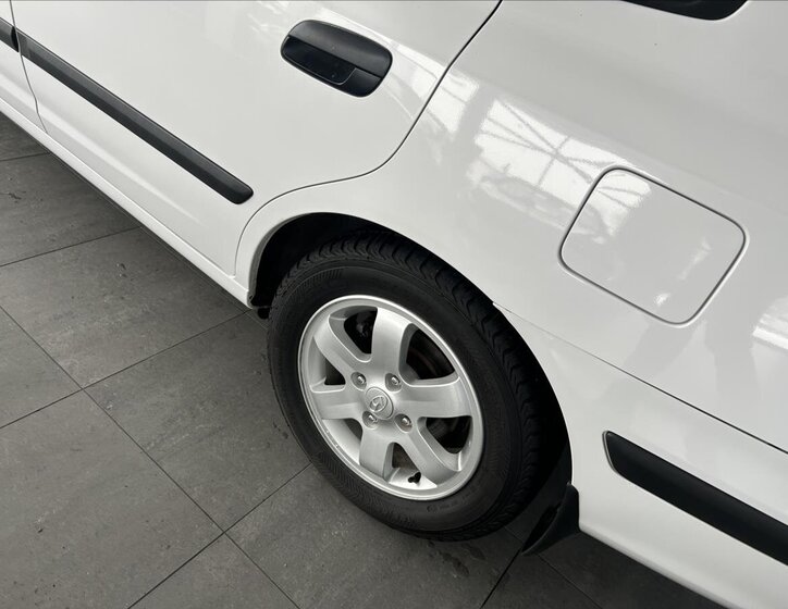 Hyundai Elantra Liftback 1,6 l 77 kw