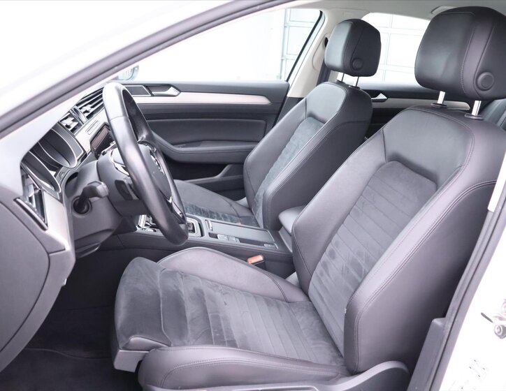 Volkswagen Passat 12