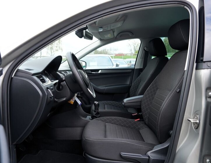 Škoda Rapid Sedan / Limuzína 999,0 70 kw