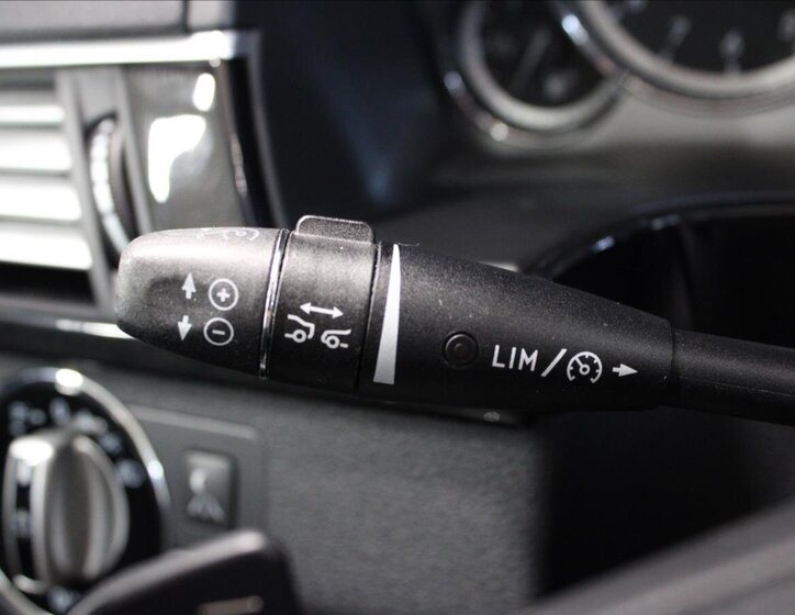 Mercedes-Benz Třídy E Sedan 3,0 l 170 kw