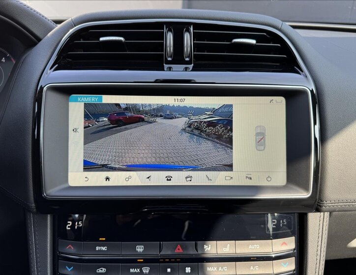 Jaguar F-Pace SUV / Terénní 2,0 l 132 kw