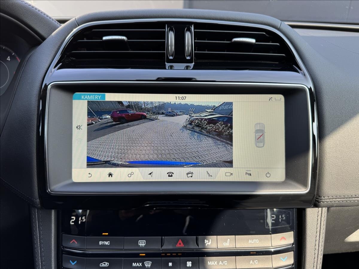 Jaguar F-Pace SUV / Terénní 2,0 l 132 kw