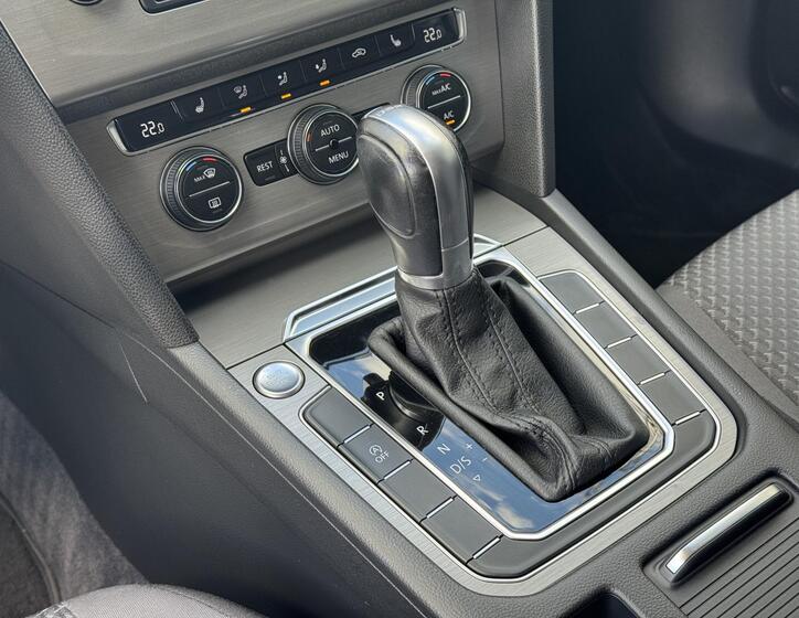 Volkswagen Passat 25