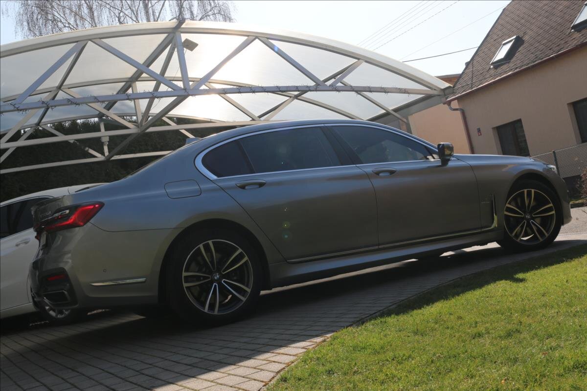 BMW Řada 7 Sedan / Limuzína 3,0 l 294 kw