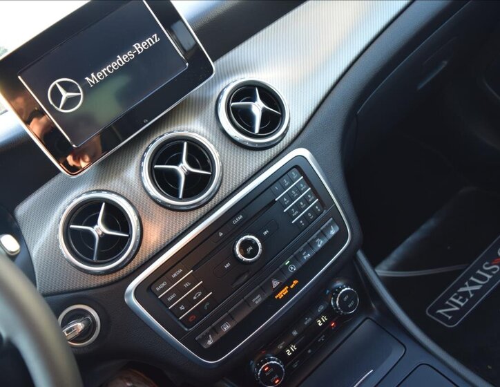 Mercedes-Benz GLA 44