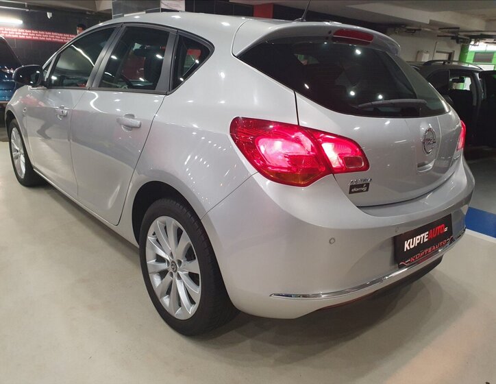 Opel Astra Hatchback 1,4 l 103 kw