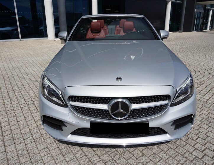 Mercedes-Benz Třídy C Kabriolet 2,0 l 190 kw