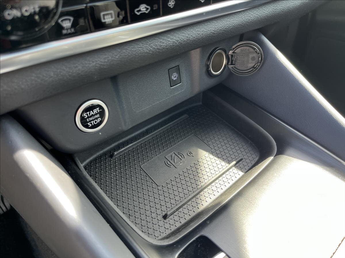 Nissan Qashqai SUV / Terénní 1,3 l 116 kw