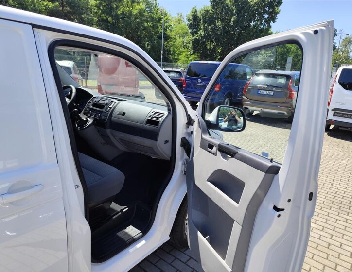 Volkswagen Transporter 22