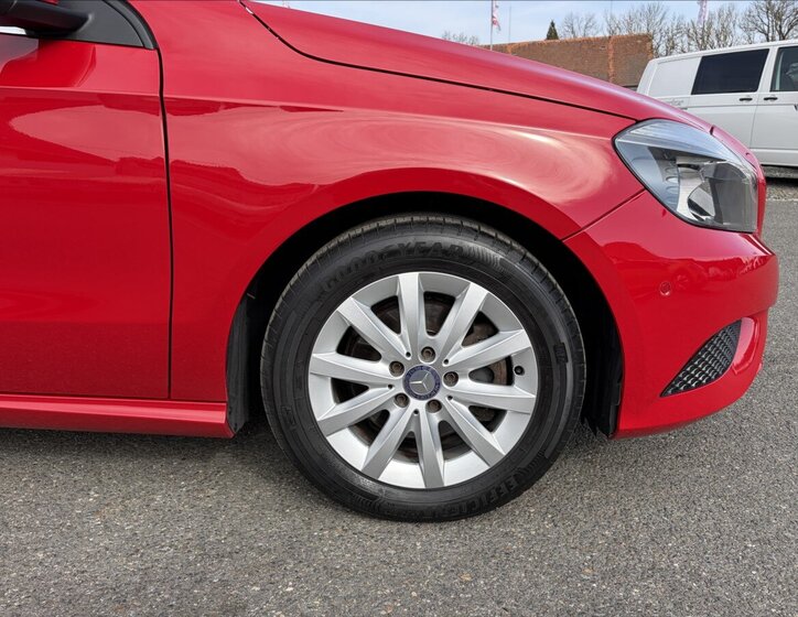 Mercedes-Benz Třídy A Hatchback 1,6 l 90 kw