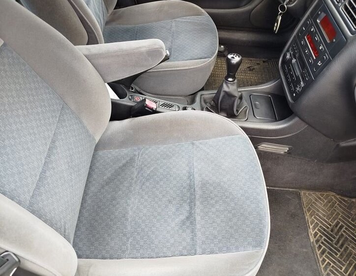 Peugeot 406 Sedan / Limuzína 2,0 l 80 kw