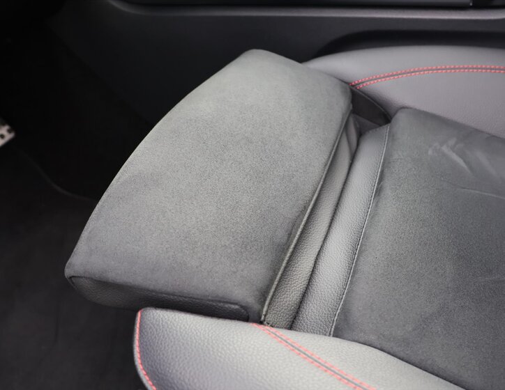 Mercedes-Benz GLB 40